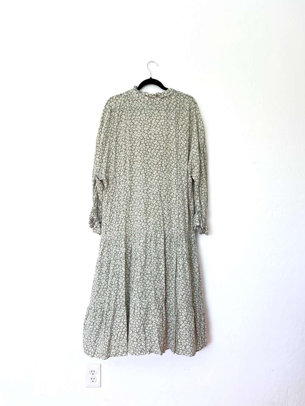 Vici Boho Floral Ruffle Tiered Dress - Picture 6 of 9